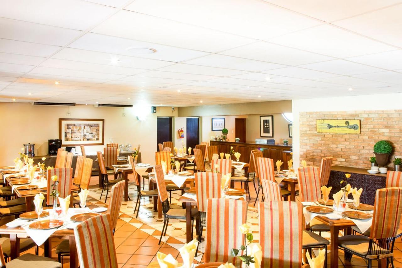 Willows Garden Hotel Potchefstroom Buitenkant foto